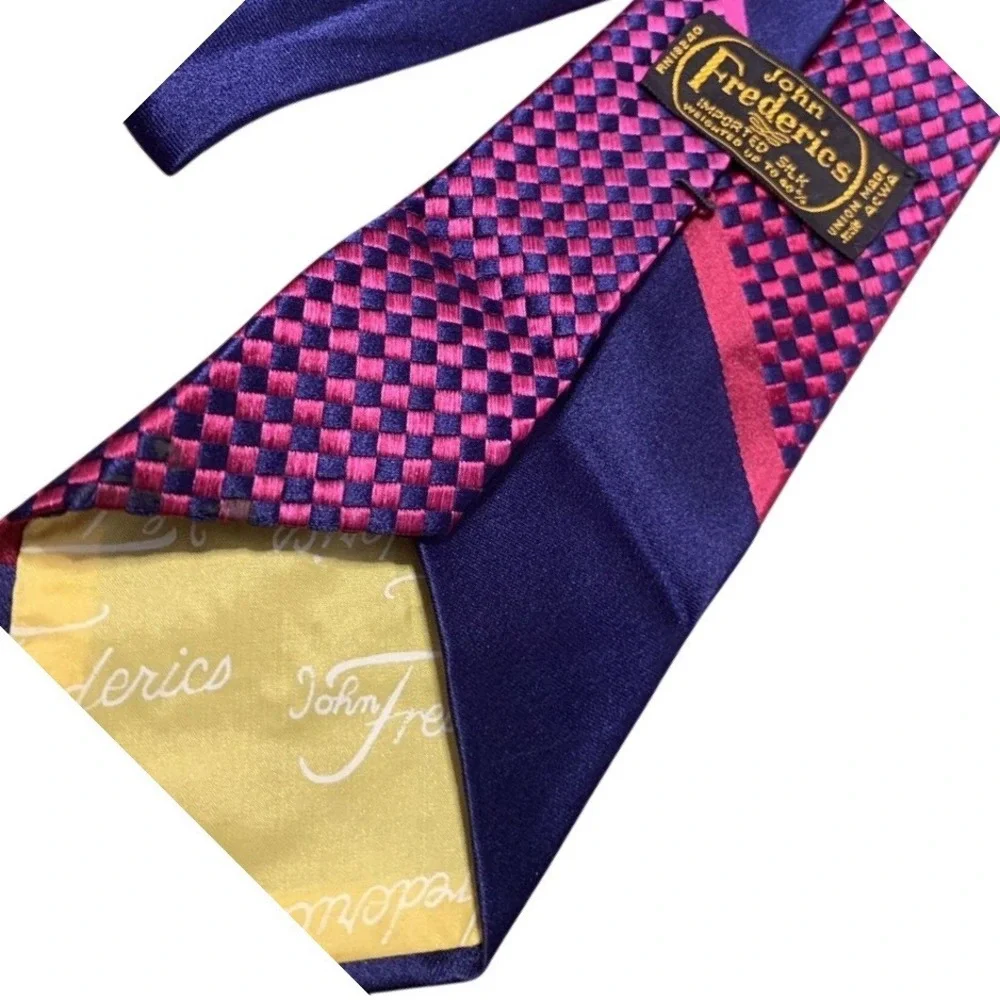 Vintage‎ John Frederics Tie - Brown, White & Blue Paisley Pattern - 3 Wide